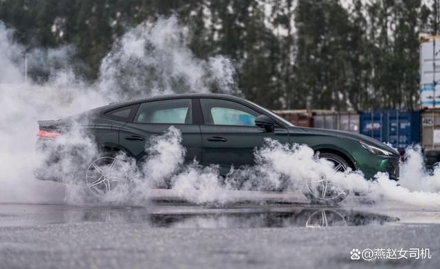 搭NGP智驾、动力超迈腾380，国产B级车破局还得看这辆车