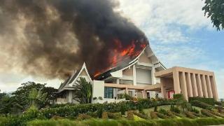 泰国巴蜀府一所大学发生火灾 暂未有人员伤亡报告