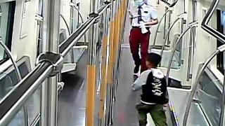 5岁男童地铁上与妈妈走散，武汉地铁全线24座车站联动寻人