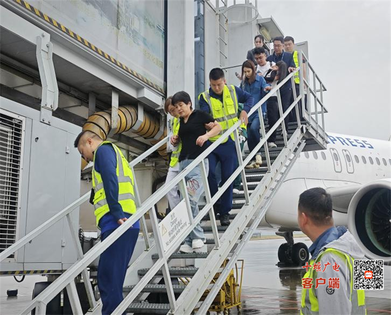 旅客高空突发疾病，武当山机场伸出“空中援手”