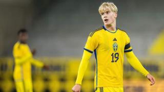 西媒：巴萨补强中场有意引进瑞典17岁小将伯格瓦尔 身价500万欧
