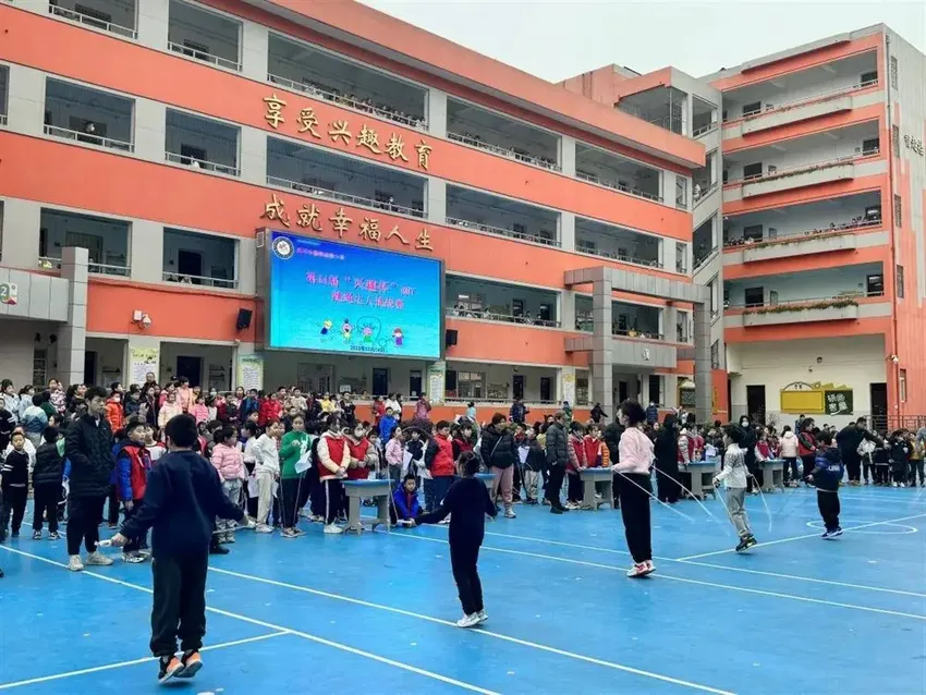 学生不怕作业还盼考试，武汉这所小学怎么做到的？