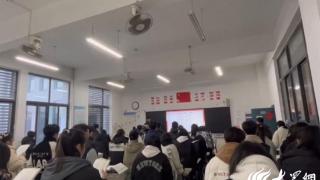 枣庄经济学校现代商贸系“不负清晨好时光，正是少年读书时”经典诵读月活动举行