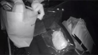重庆警方打掉一个利用水果箱藏匿毒品跨省贩运团伙