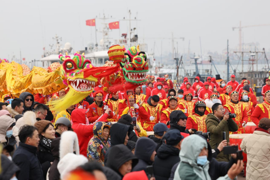 山东日照：千人秧歌锣鼓场面震撼！热情爆棚的乡村年味来了