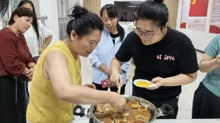 鱼台县滨湖街道花园社区举办“我们的节日·中秋”月饼制作活动