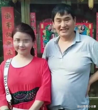 大衣哥与美女同框为何衣衫不整，网友直呼太丢人