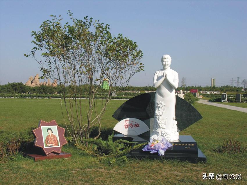 没想到，73岁何庆魁，竟会因去世的李玟，实现“口碑暴增”