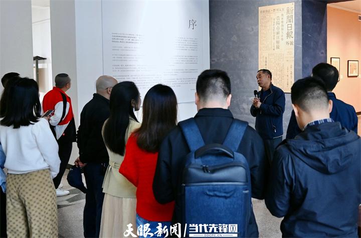 “历史的底稿——全球珍报暨印刷文化艺术展”引观众驻足