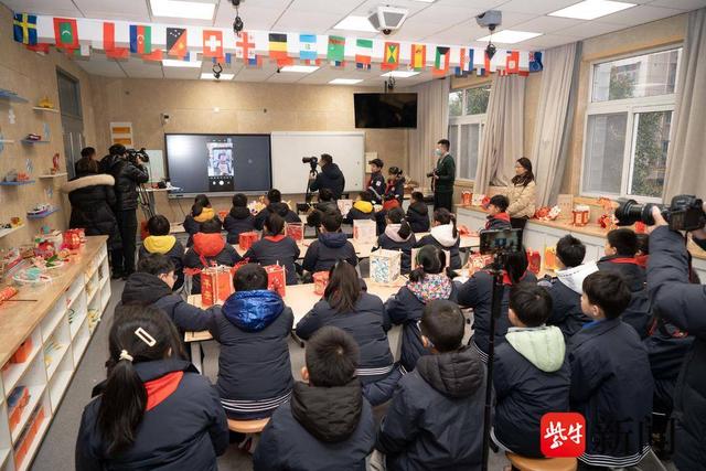 戍边战士千里之外送来开学祝福