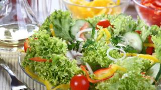 蔬菜生吃比熟吃更健康？真相竟然是这样