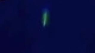 形状像根葱 天津上空出现神秘绿光疑是UFO：官方揭秘