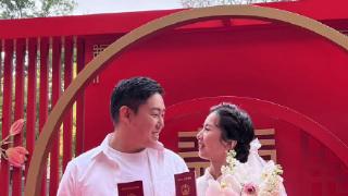 深圳“最美婚姻登记处”迎来“小高峰”