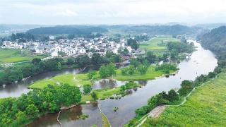 青山绿水 花团锦簇