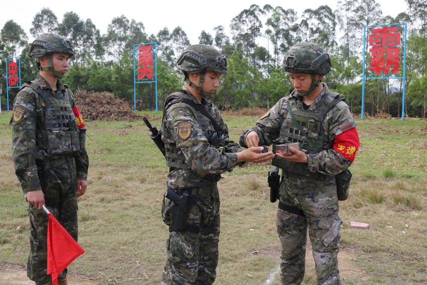 飒！福建武警官兵展开全要素战备拉动演练