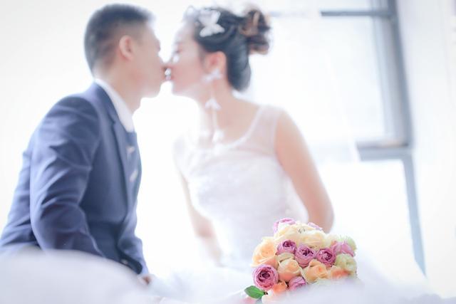 婚后是否需要帮助丈夫养家，聪明的妻子会说不