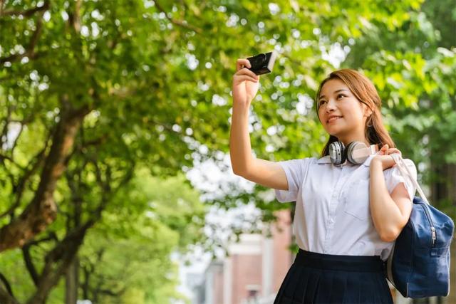 在婚姻中，一个真正厉害的女人，绝对不会轻易打出这三张底牌