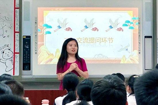 济南中学骨干教师刘姗姗赴重庆武隆中学开展援教活动