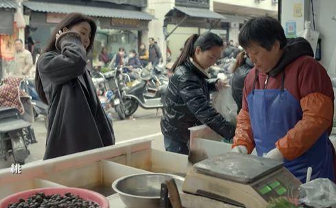 央视剧《小夫妻》和《凡人歌》各看4集，一部上头，一部昏昏欲睡