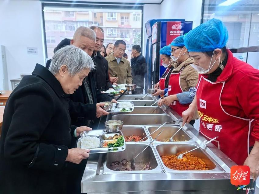 松桃：“社区助餐点”守护老年“幸福食光”