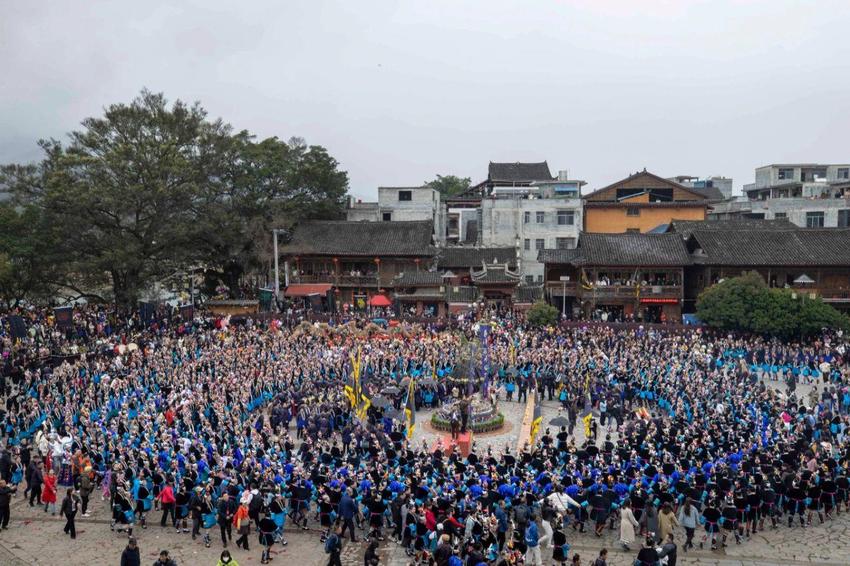 贵州山语丨秋冬时节来贵州，探寻民族节庆的风情画卷