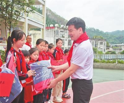 今天是祖国花朵 明天是国家栋梁