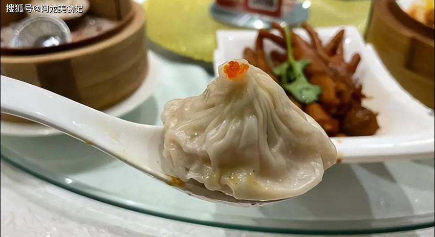 重庆3闺蜜去广东，到当地饮早茶，看见价格：以后再也不敢吃了