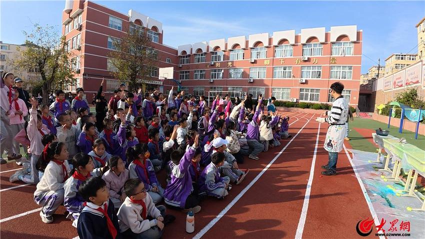 “少年强国梦，科技启新程” 青岛淮阳路小学举行科技节活动