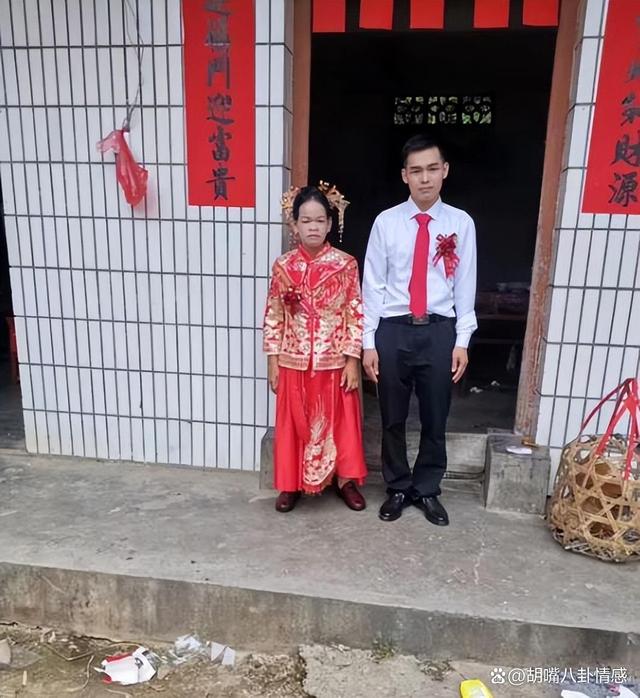 小伙婚礼当天全程垮脸，看到新娘长相后悟了，亲戚：条件差没办法