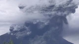 日本樱岛火山喷发 火山灰柱达4500米