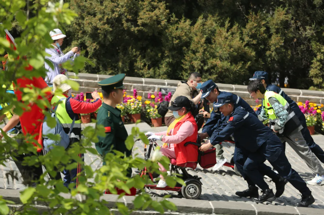 河北省秦皇岛第八届“圆肢残人登长城之梦”活动成功举行