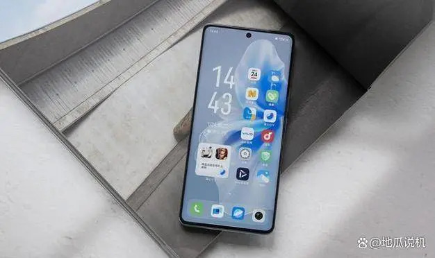 Vivo S18Pro开启跳水模式，中端影像机皇，不到2500