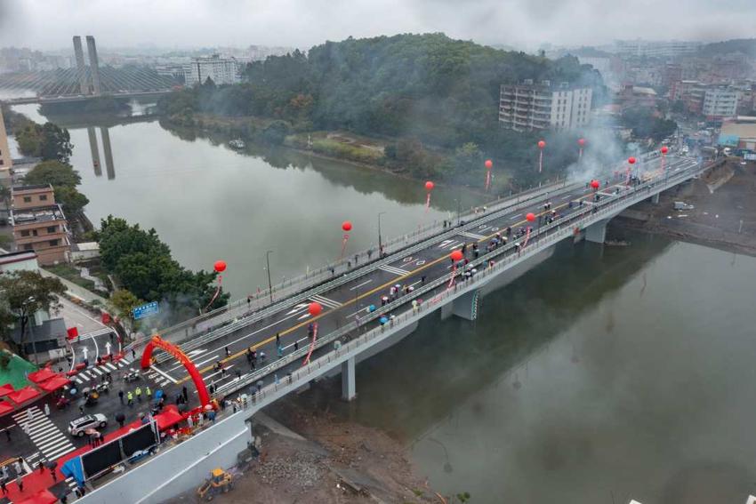 广州白云区江村大桥重建通车