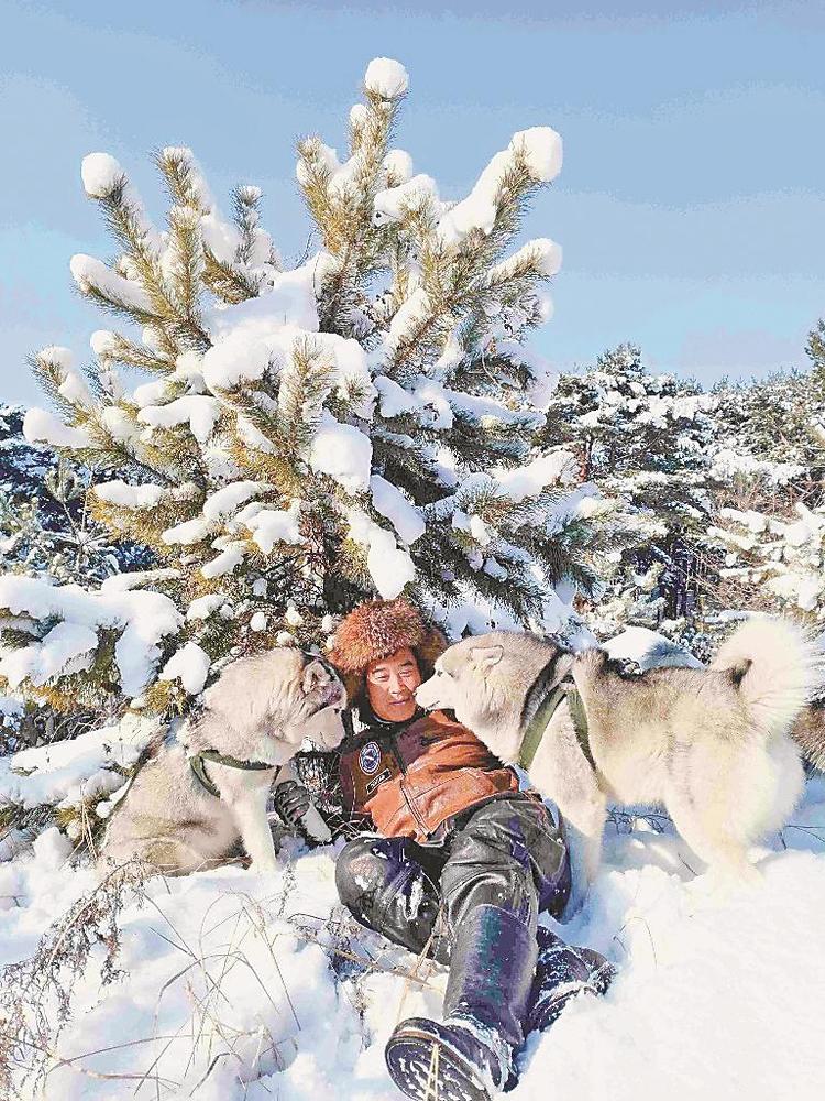 看高山滑雪冠军如何驯服“哈士奇小队”