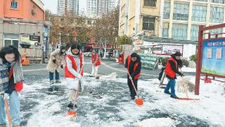 校园清雪除冰保师生安全