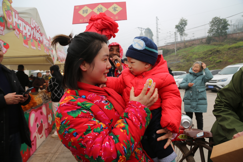 弘扬传统民俗 重庆这个景区穿越时空再现“回娘家”情景