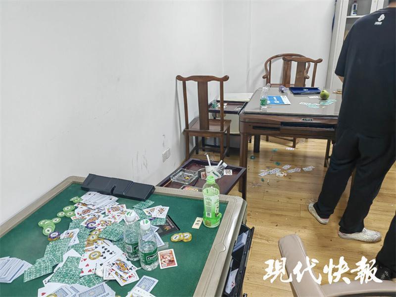 南通启东“流动赌场”开进商务酒店 38人被抓