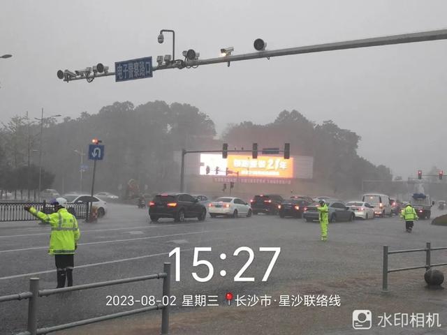 暴雨来袭！长沙高速公路、长沙城区多路段被积水淹住