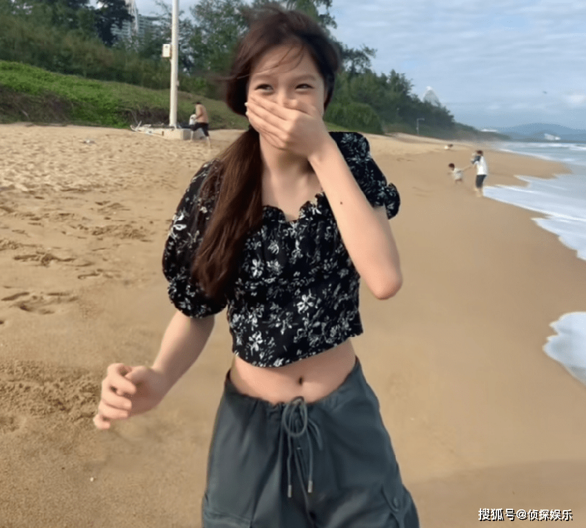 钟丽缇二女儿晒近照，14岁Jaden染发化妆打扮成熟，身高近一米七