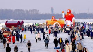 哈尔滨冰雪狂欢新地标：361°“热雪开动”主题快闪店亮相冰雪嘉年华