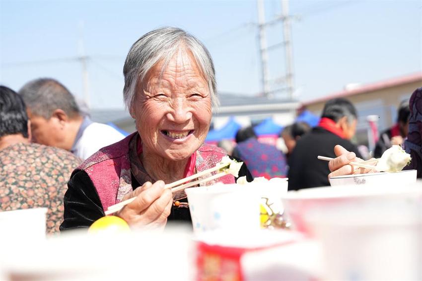 河北隆尧：重阳敬老 九九深情