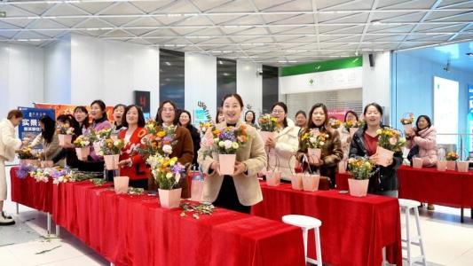 “光影悦动 隽秀芳菲”莱西市水集街道开展妇女节庆祝活动