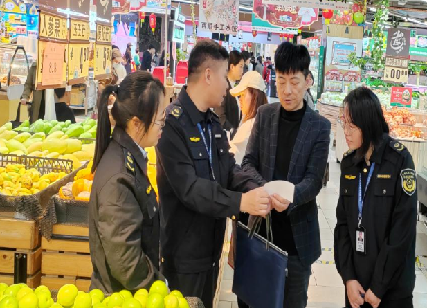 广西梧州市龙圩区市场监管局开展节前食品安全检查