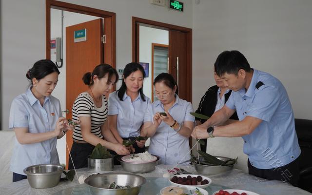 武汉洪山烟草：清风送廉洁 粽香庆端午