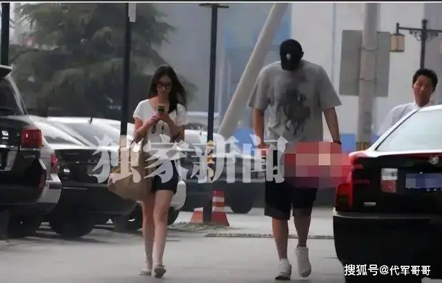 翟凌：曾经的第一车模，遭男友报复全网皆知，婚后生子幸福美满