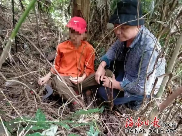 万宁市公安局陈文盈带队前往万宁市人民医院救援队