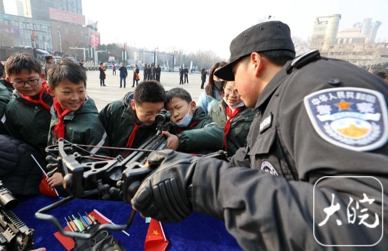 淮南警营开放日，孩子们“开眼”了