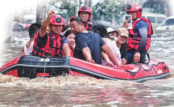 济南济南益民救援队救援被困群众