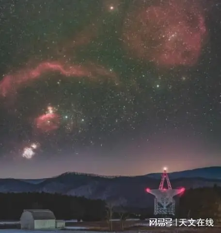 天文学家们意外发现了没有可见恒星的“黑暗”原生星系