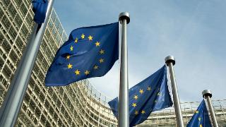 欧盟委员会：波兰和匈牙利对乌农产品实施单边禁令不可接受